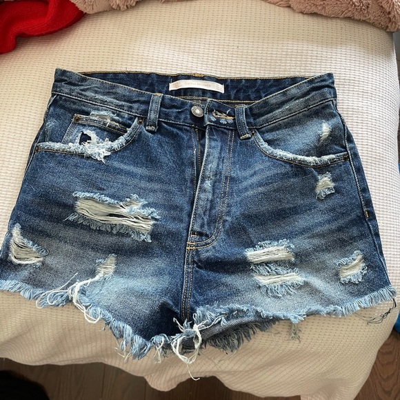 Zara ripped high waisted jean shorts - Picture 1 of 3